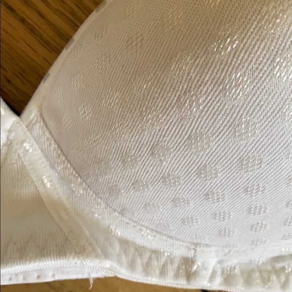 NWOT Fruit of the Loom Wirefree Bra White 34B - Picture 2 of 4